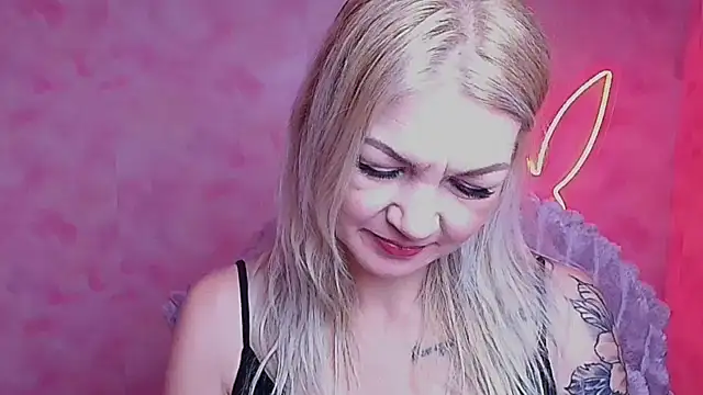 madonna_fire - Madonna_Fire's free webcam