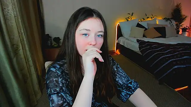 AlluringLookk webcam