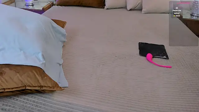 naughtyloryy - NaughtyLoryy's free webcam - UK Sex Cams