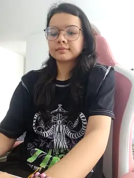 Webcam Model (azumiichan)  is live.Free join now!