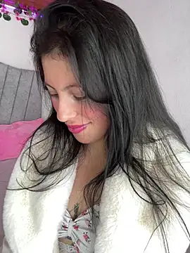 Webcam Model (GiuliaBianchi)  is live.Free join now!