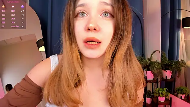 Lina_Glow webcam