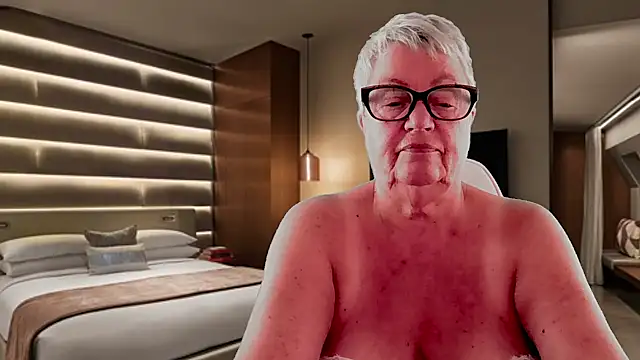 Mystery-Grandmother webcam