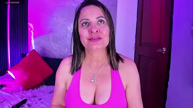 Agatha_Pleasure webcam