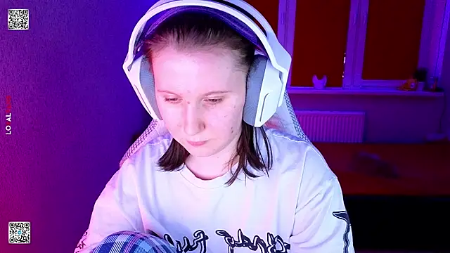 mon_lola - Mon_lola's free webcam