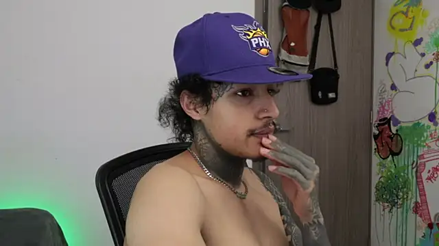 trieone - Trieone's free webcam