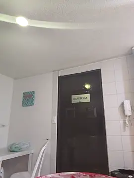 Nahiajhonson_ webcam