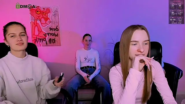 doll_vey - Doll_vey's free webcam - UK Sex Cams