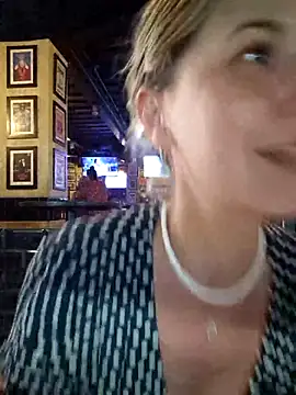 celynaross (Ask my age) - Finger pusy