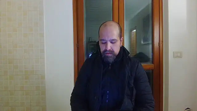 amirdib2025 - AMIRDIB2025's free webcam - UK Sex Cams