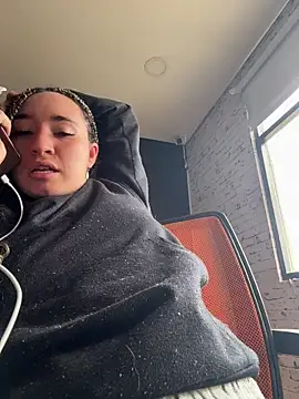 Webcam Model (Sophie_LS)  is live.Free join now!