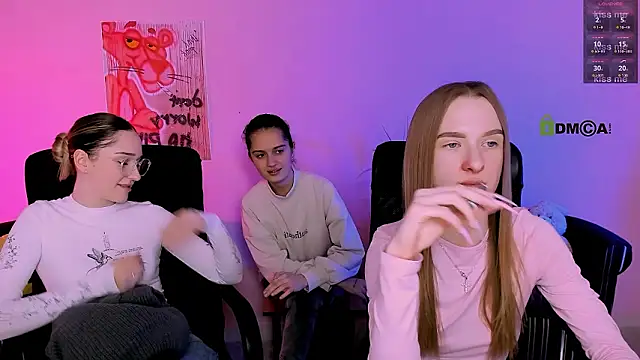 doll_vey - Doll_vey's free webcam - UK Sex Cams