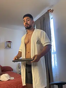 ezzio_scolaro (M young) - Naked and hard