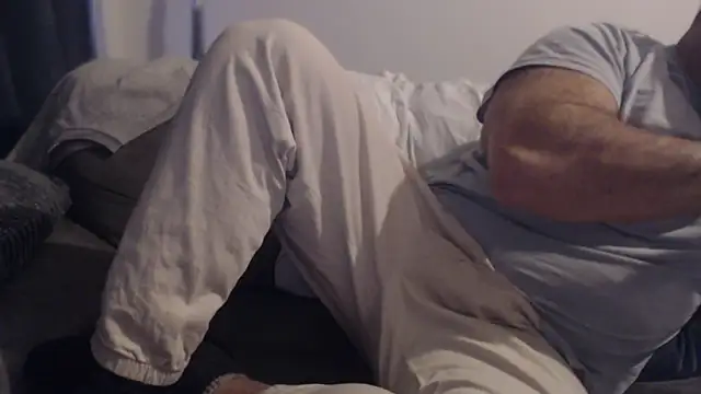 hugemachohandsome - Hugemachohandsome's free webcam - UK Sex Cams