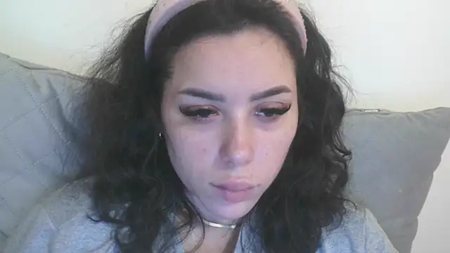 LovelyJulliette webcam