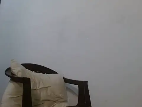 Larry-n-clouds webcam