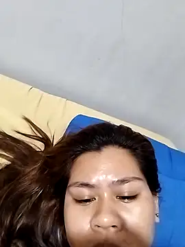 Webcam Model (hottie_pinay4)  is live.Free join now!