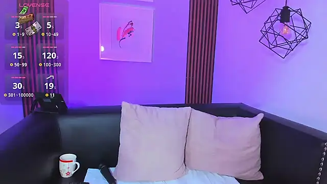 Nahiajhonson_ webcam