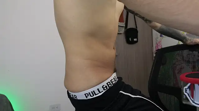 trieone - Trieone's free webcam - UK Sex Cams