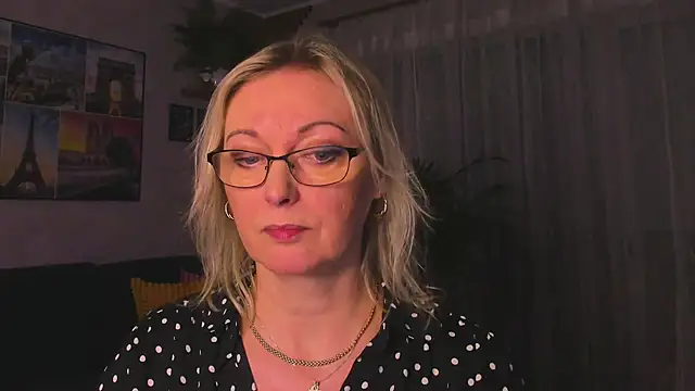 vanessa_chat - Vanessa_chat's free webcam - UK Sex Cams