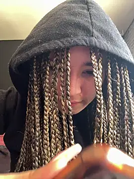 Webcam Model (Sophie_LS)  is live.Free join now!