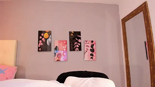 maia_w10 - Maia_W10's free webcam - UK Sex Cams