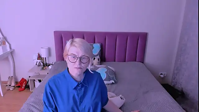 sabrinamacmarren webcam