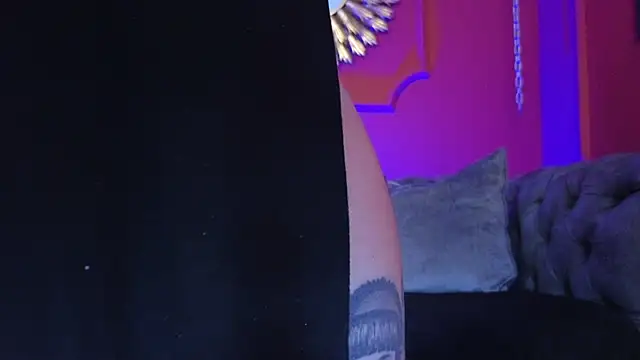 Julieta_Russell webcam