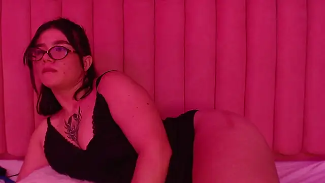 skyebela (F teen) - spank ass