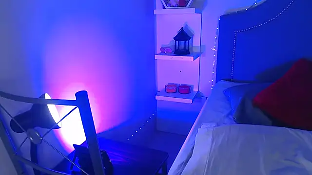 pocahontamoon webcam