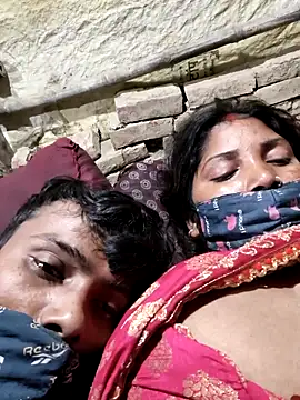 Indiandesicouple155 webcam