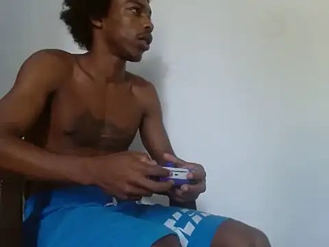 Larry-n-clouds webcam