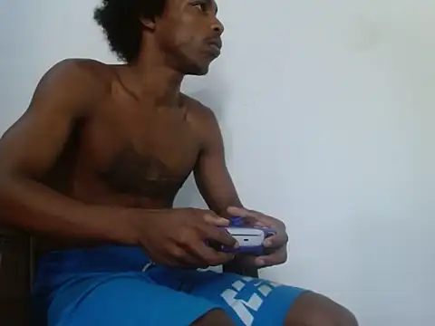 Larry-n-clouds webcam