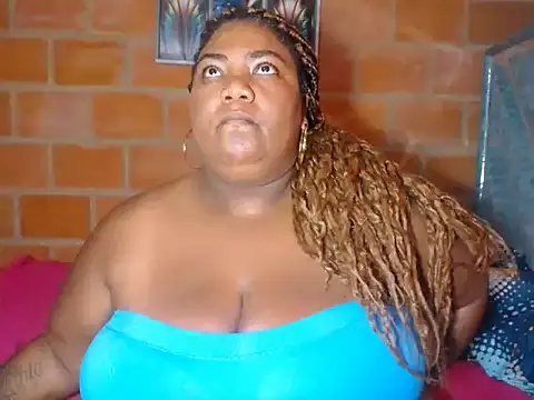 bustyboobsxxll webcam