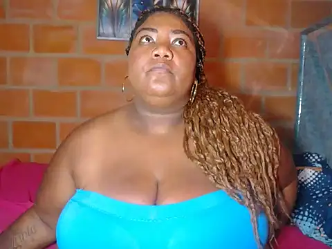 bustyboobsxxll webcam