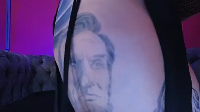 Julieta_Russell webcam