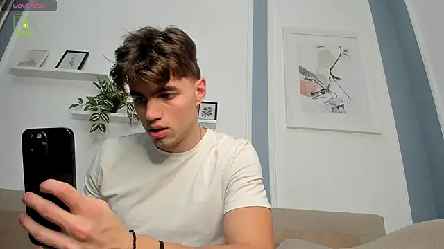 kyle_baker - Kyle_Baker's free webcam