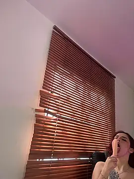 elodie_rouge - Elodie_rouge's free webcam - UK Sex Cams