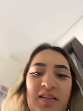 Antonella_Juliet... Live Webcam on Stripchat