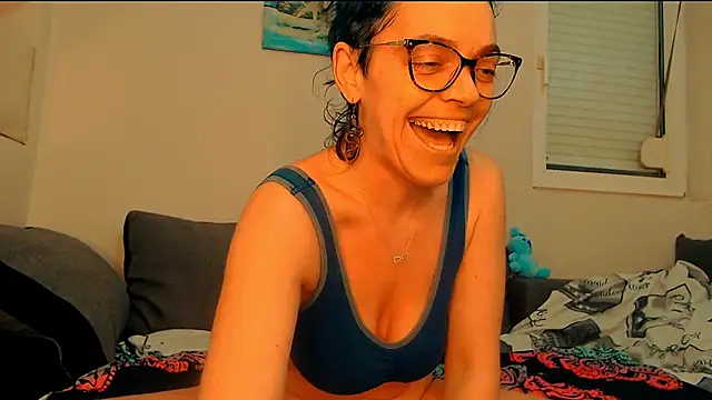 ju-hot - Ju-Hot's free webcam