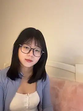 美女Ella-AAAAA在线直播