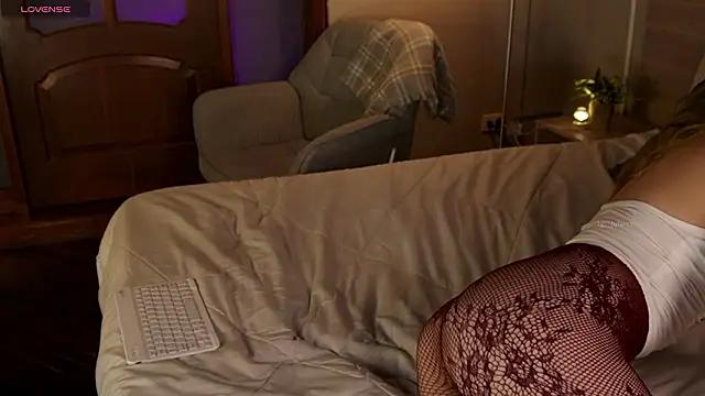 lua_ferch__ (F young) - off pantys