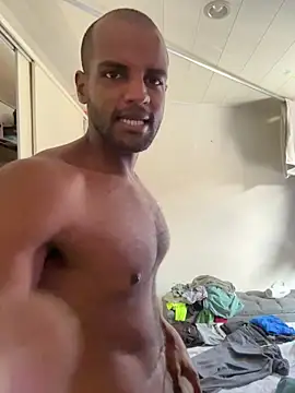 andrewmaro - Andrewmaro's free webcam - UK Sex Cams