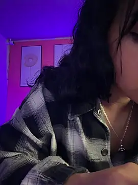 sasha-18 - Sasha-18's free webcam - UK Sex Cams