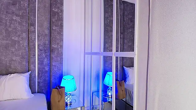 giselortiz (F young) - Sit down + remove panty