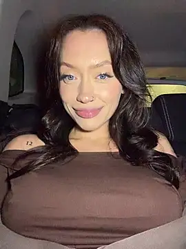 citylynx (F young) - Show tits and play with nipples