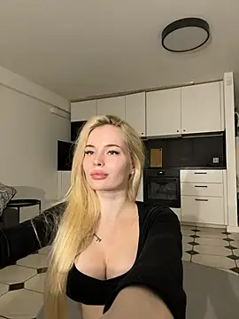 Vladamais Live Webcam on Stripchat