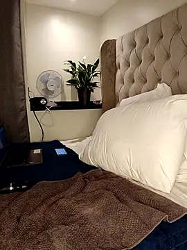 Webcam Model (Nattybae009)  is live.Free join now!