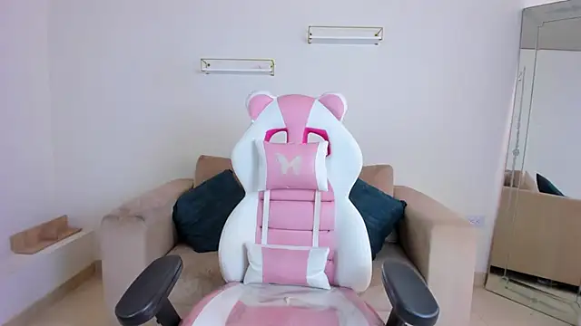 april_smiith - April_smiith's free webcam - UK Sex Cams