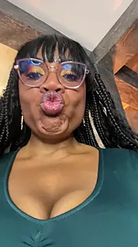 aranzalatinblaks1 (F milf) - BIG SQUIER